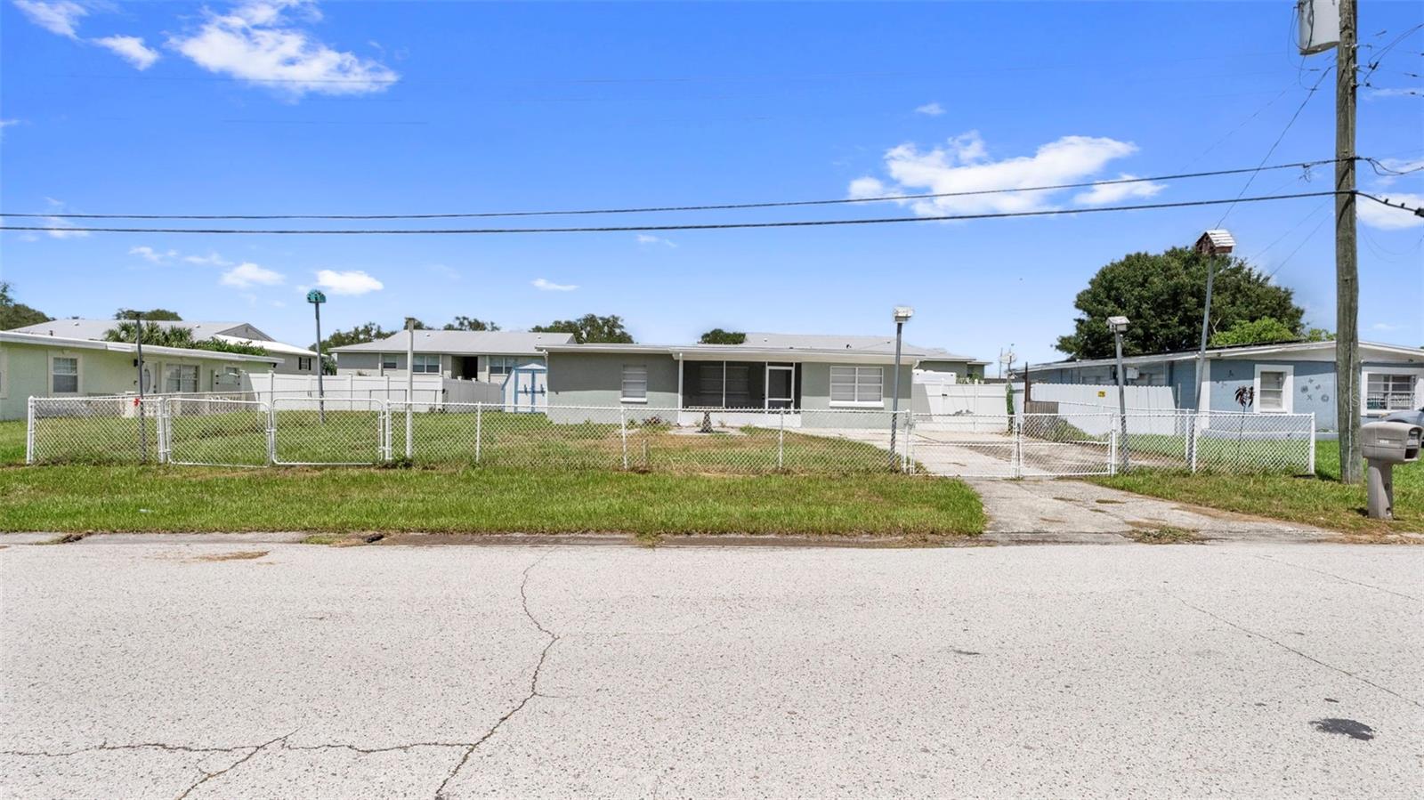 7710 CORAL VINE LN — photo 31