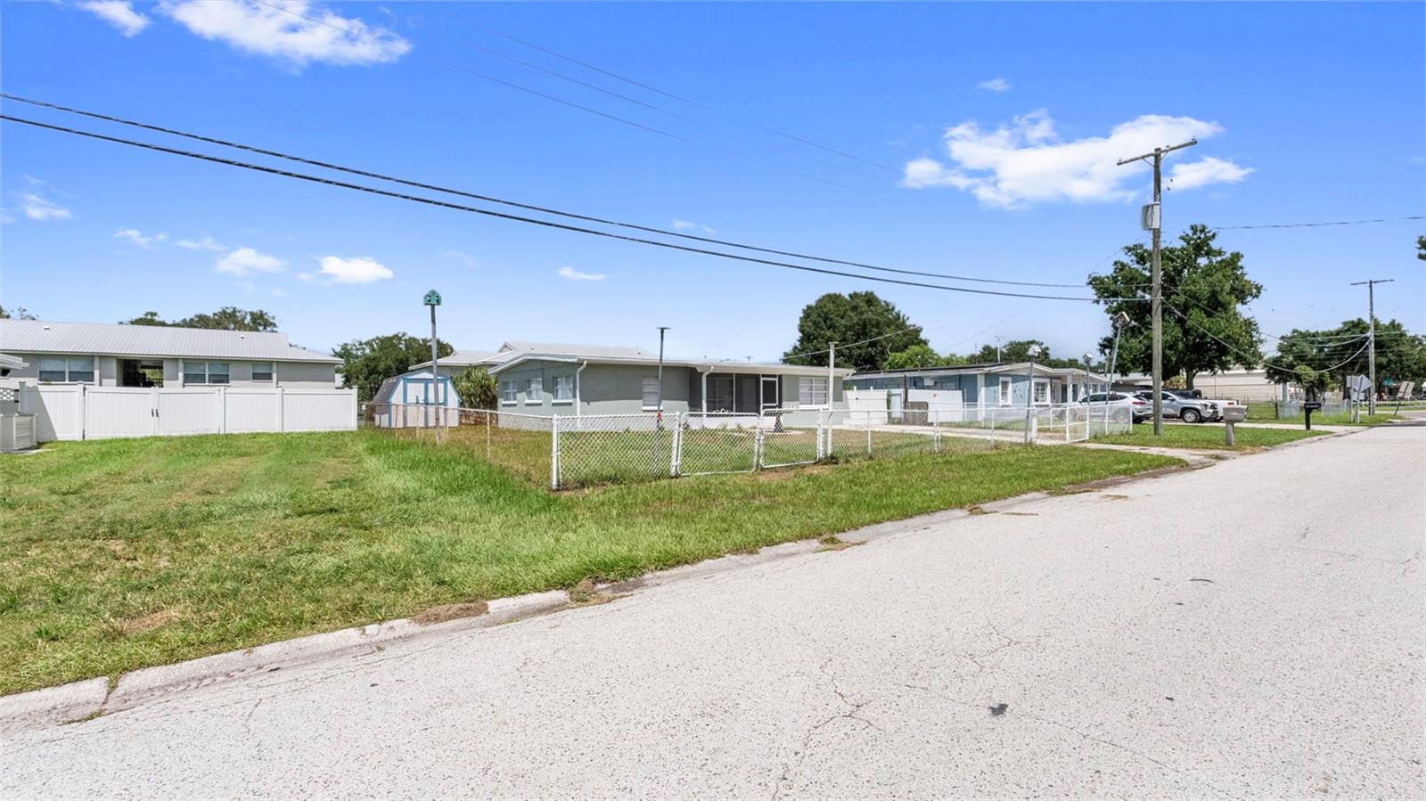 7710 CORAL VINE LN — photo 33