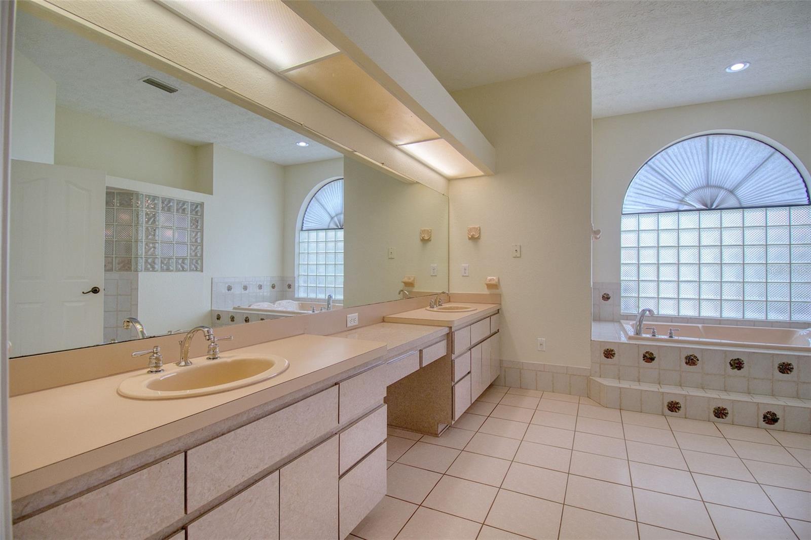 18608 AUTUMN LAKE BLVD — photo 24