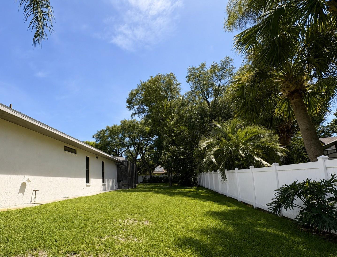 18608 AUTUMN LAKE BLVD — photo 40