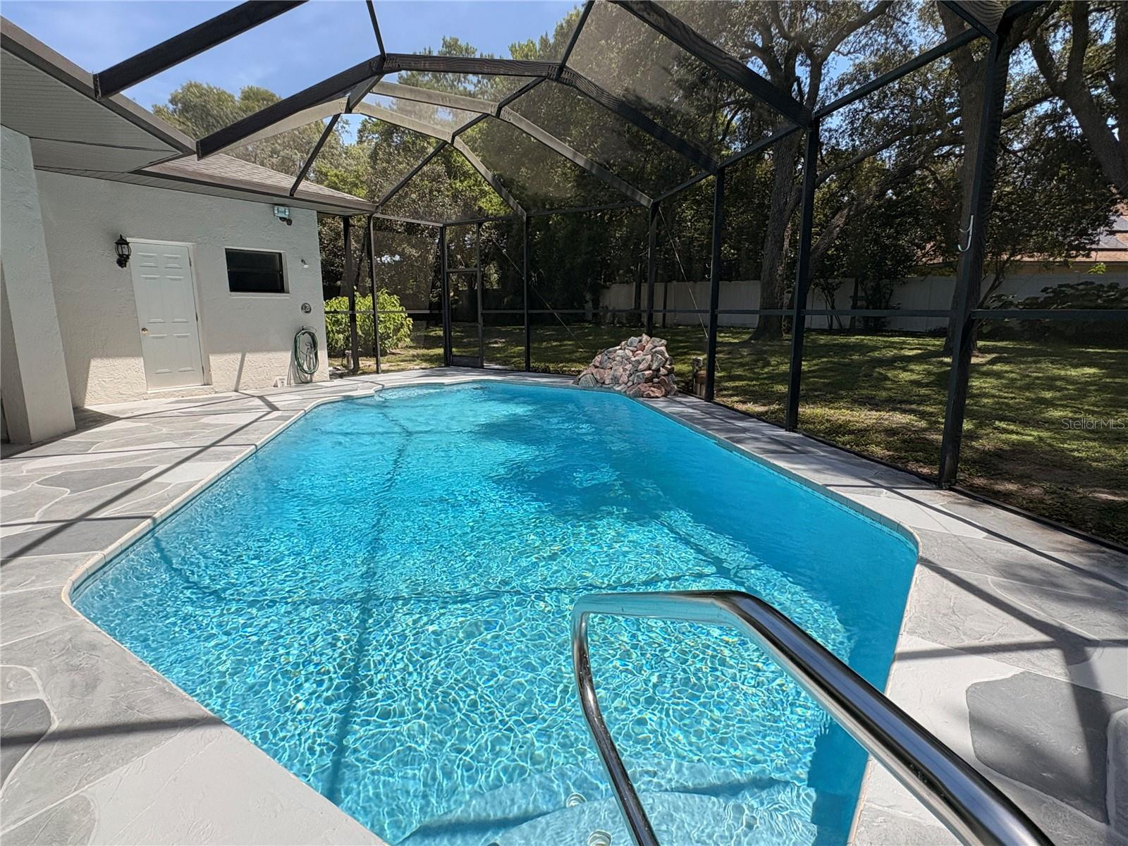 18608 AUTUMN LAKE BLVD — photo 38