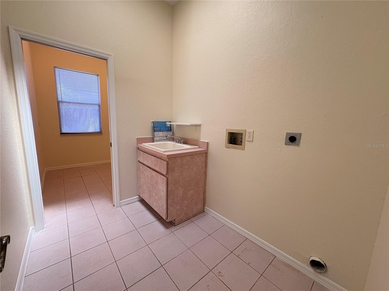 18608 AUTUMN LAKE BLVD — photo 33