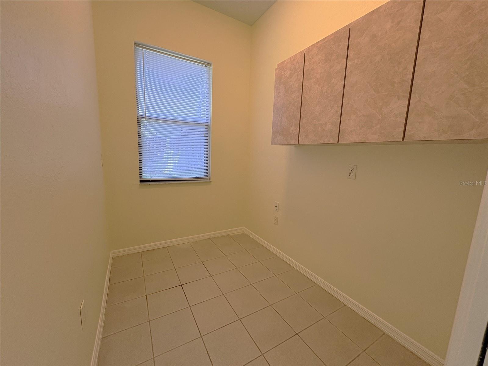 18608 AUTUMN LAKE BLVD — photo 34