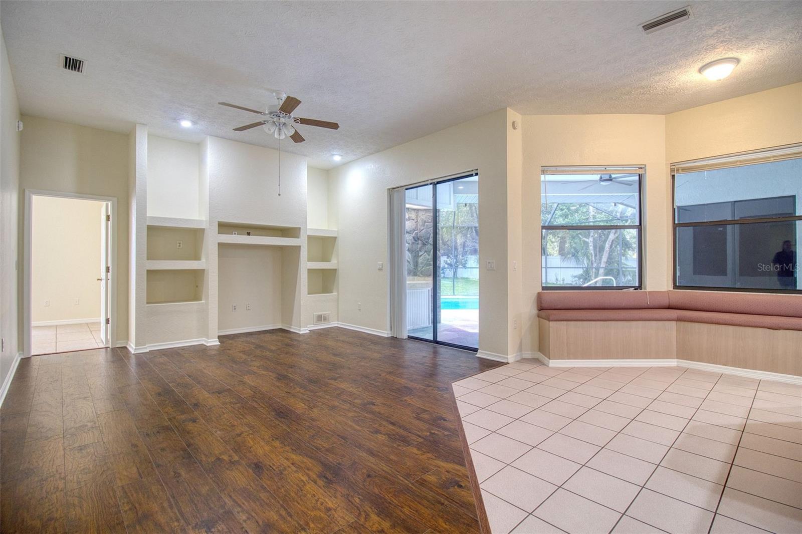 18608 AUTUMN LAKE BLVD — photo 15