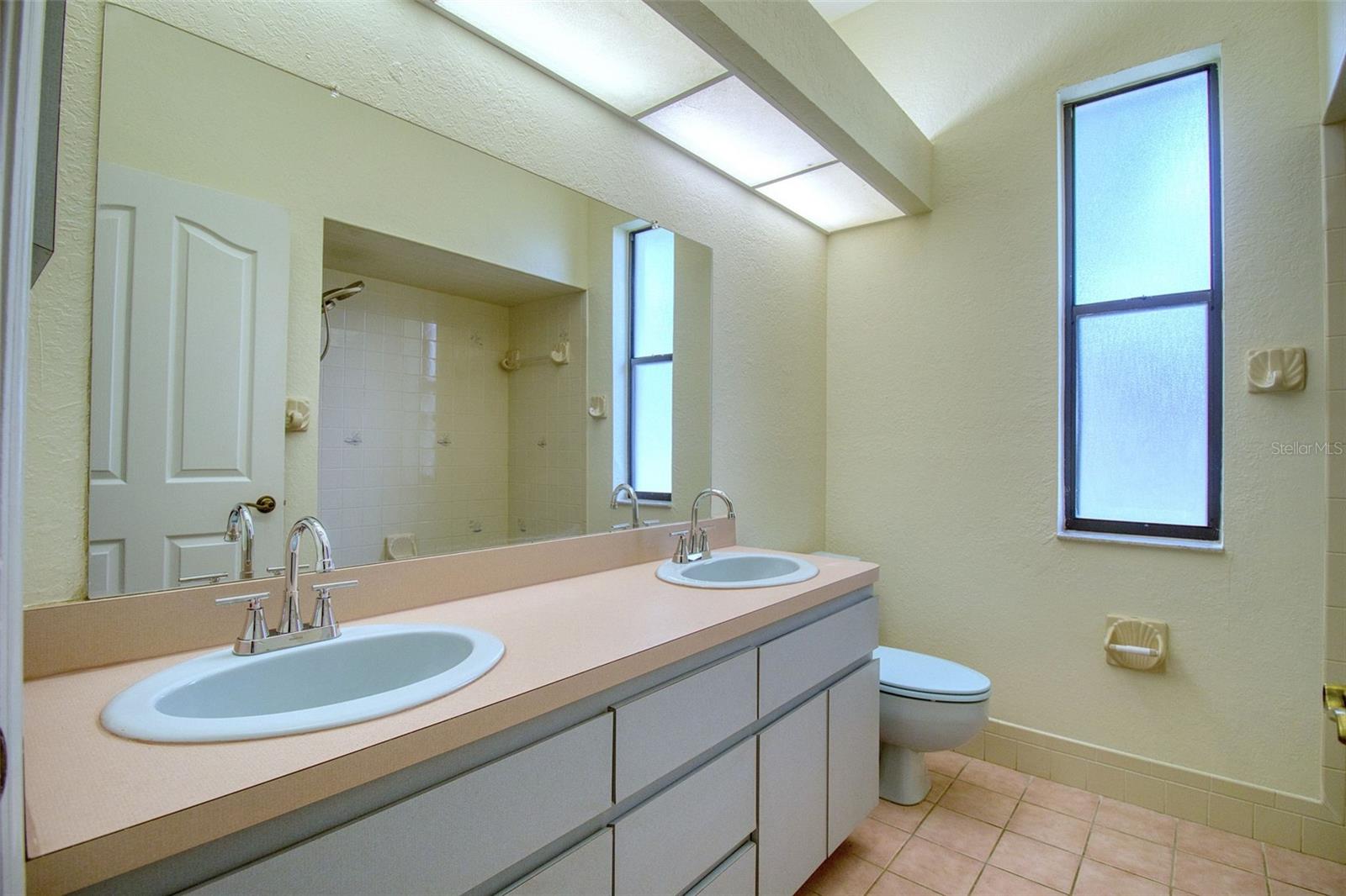 18608 AUTUMN LAKE BLVD — photo 32
