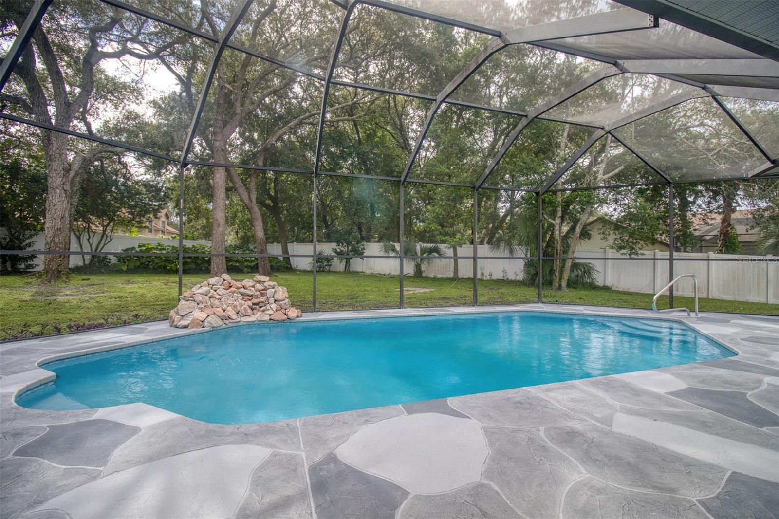 18608 AUTUMN LAKE BLVD — photo 36