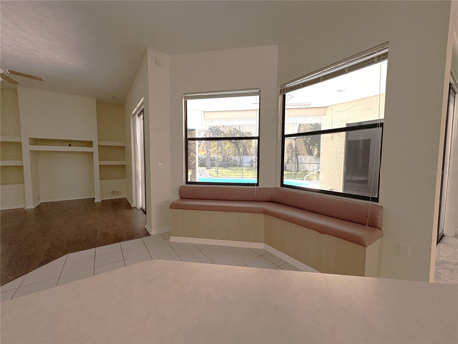 18608 AUTUMN LAKE BLVD — photo 14