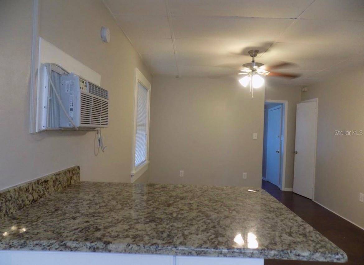 626 HIGHLAND ST N — photo 3