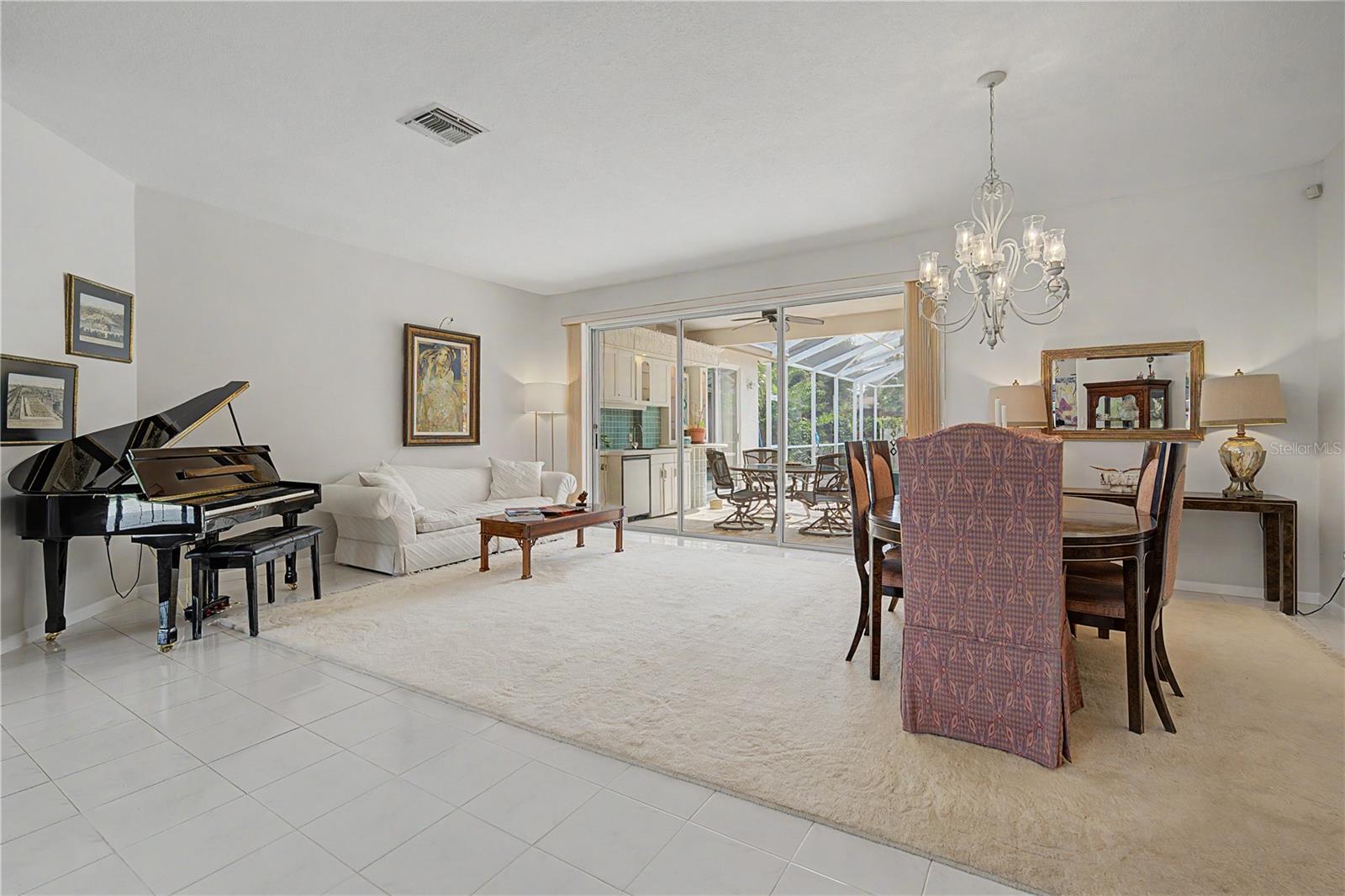 2093 SWAN LN — photo 9