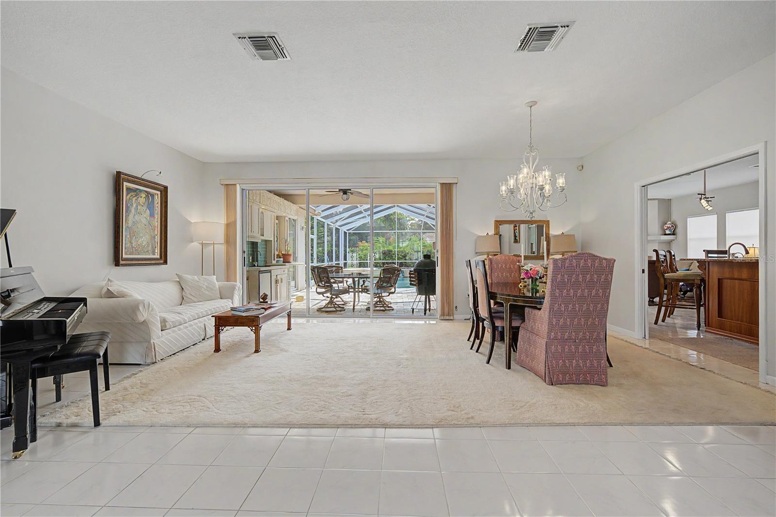 2093 SWAN LN — photo 8