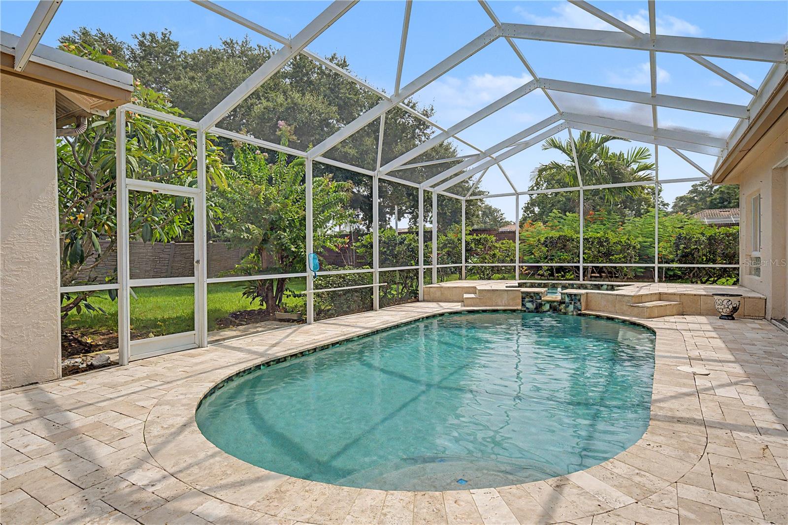 2093 SWAN LN — photo 5