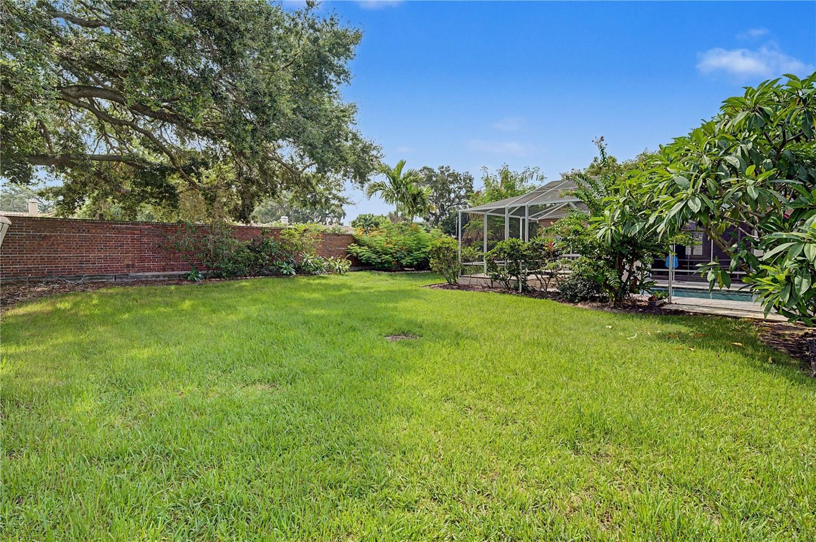 2093 SWAN LN — photo 44