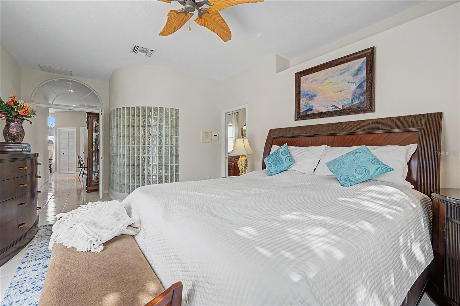 2093 SWAN LN — photo 24
