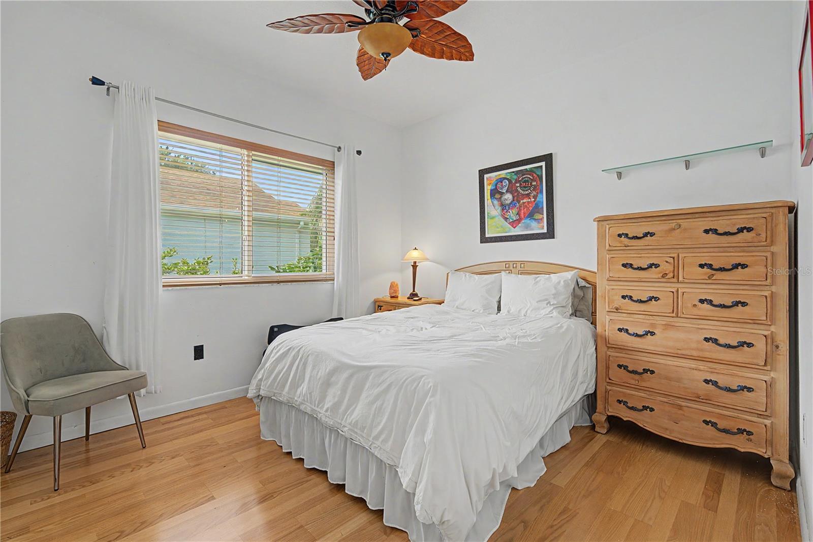 2093 SWAN LN — photo 33