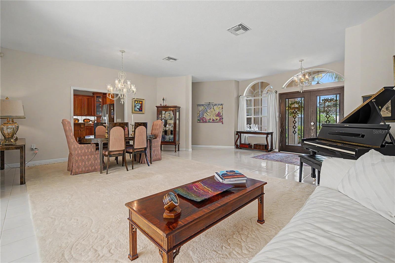 2093 SWAN LN — photo 10
