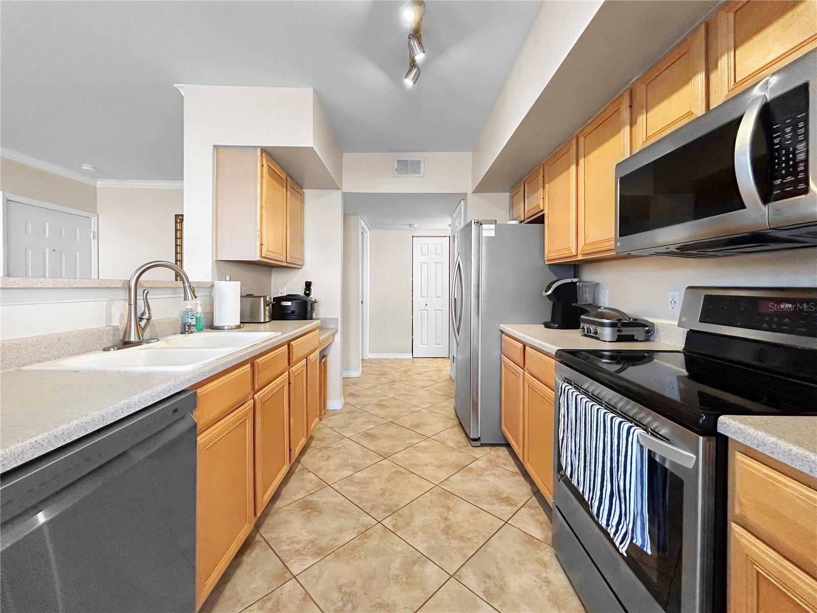 1025 VILLAGIO CIR #101 — photo 10
