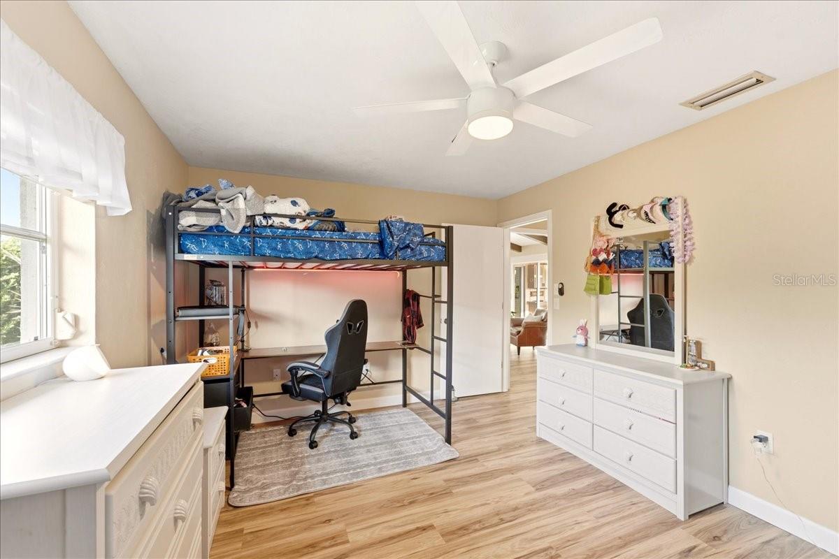 413 SIGNORELLI DR — photo 33