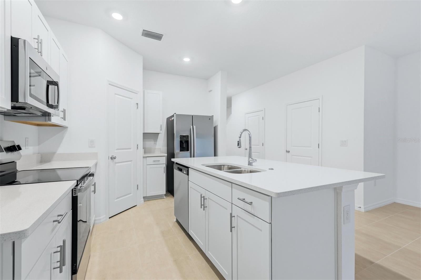 8417 LUNAR SKYE ST — photo 6