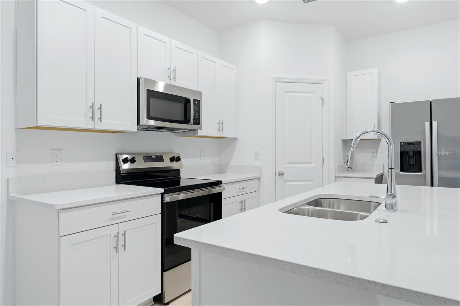 8417 LUNAR SKYE ST — photo 5