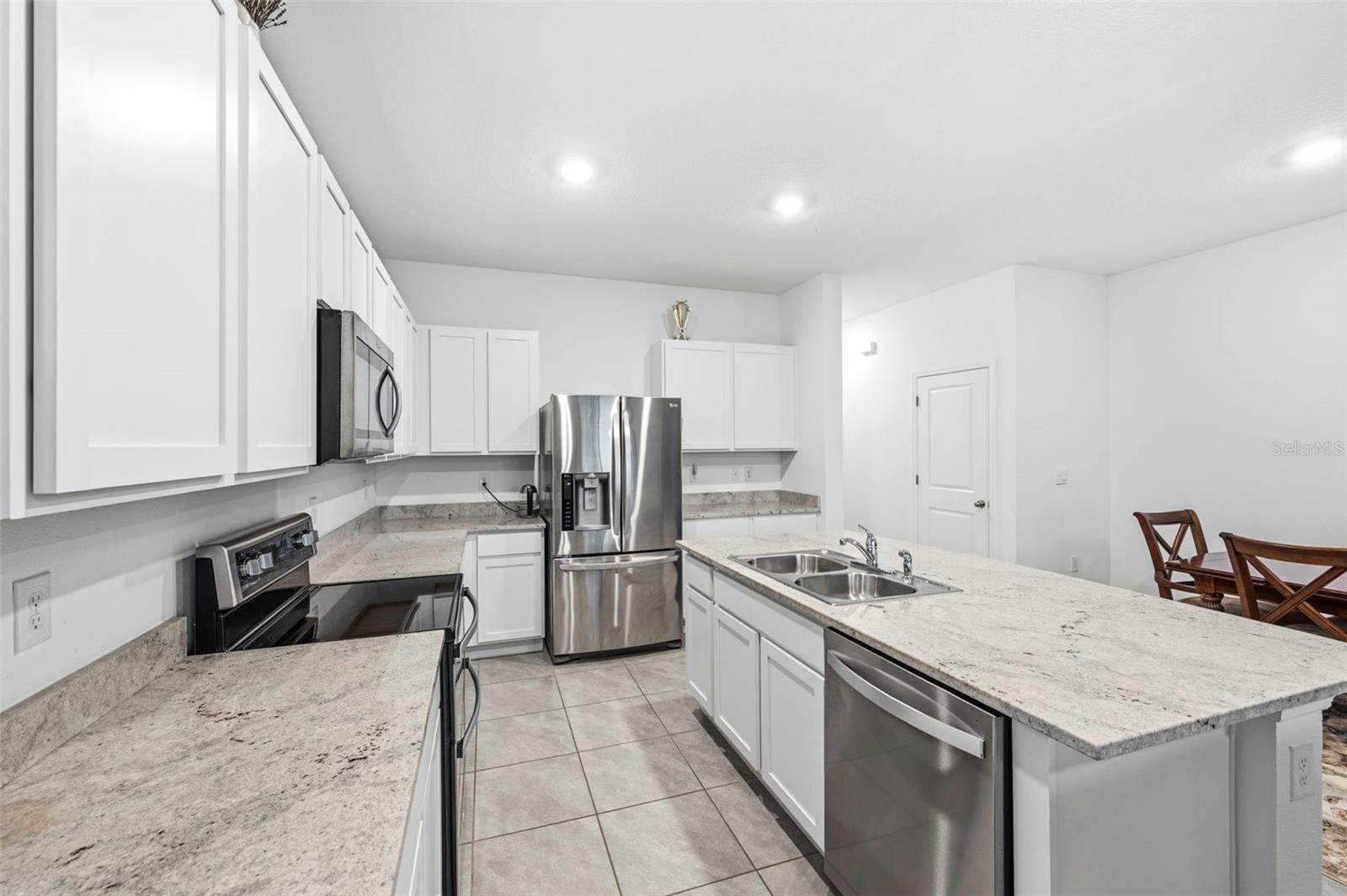 369 MANGROVE SHADE CIR — photo 10