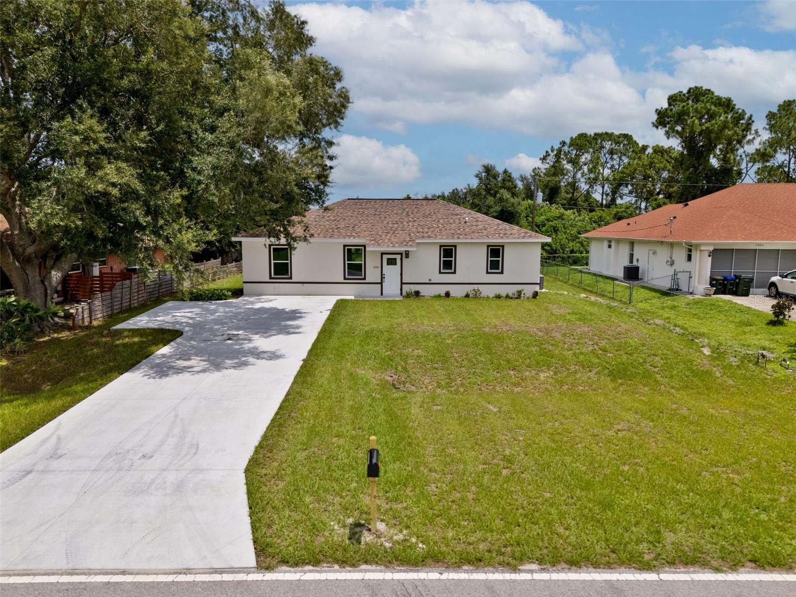 8580 W PRICE BLVD — photo 2