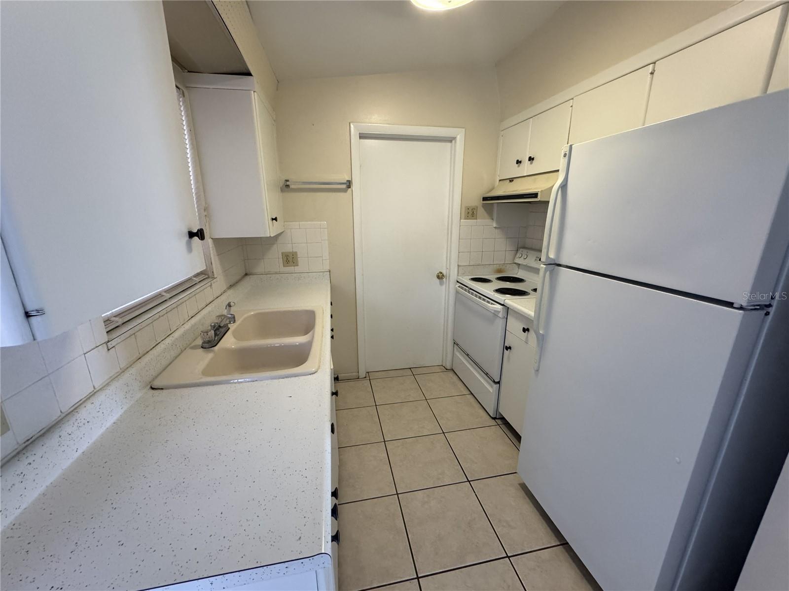 376 BRIARWOOD RD — photo 3
