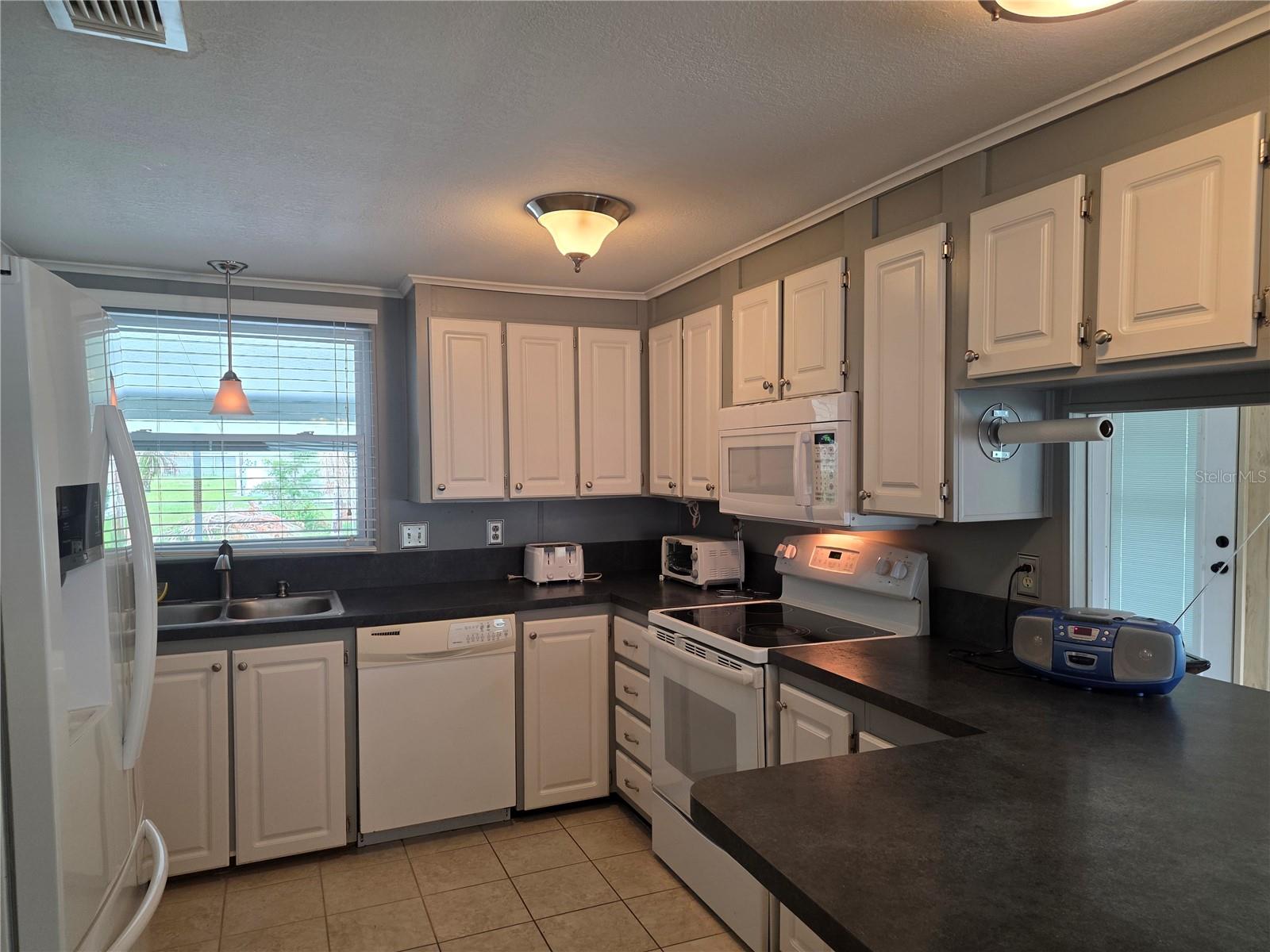 37747 SILVER PINES AVE — photo 10