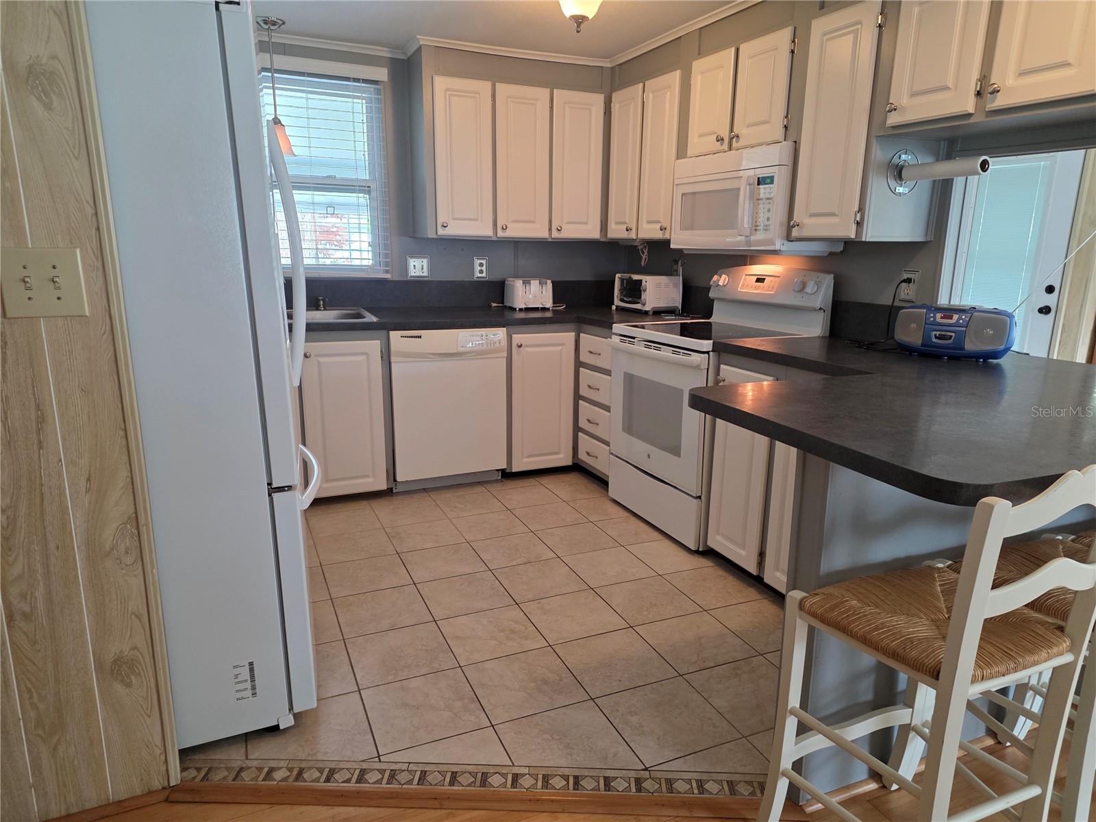 37747 SILVER PINES AVE — photo 8