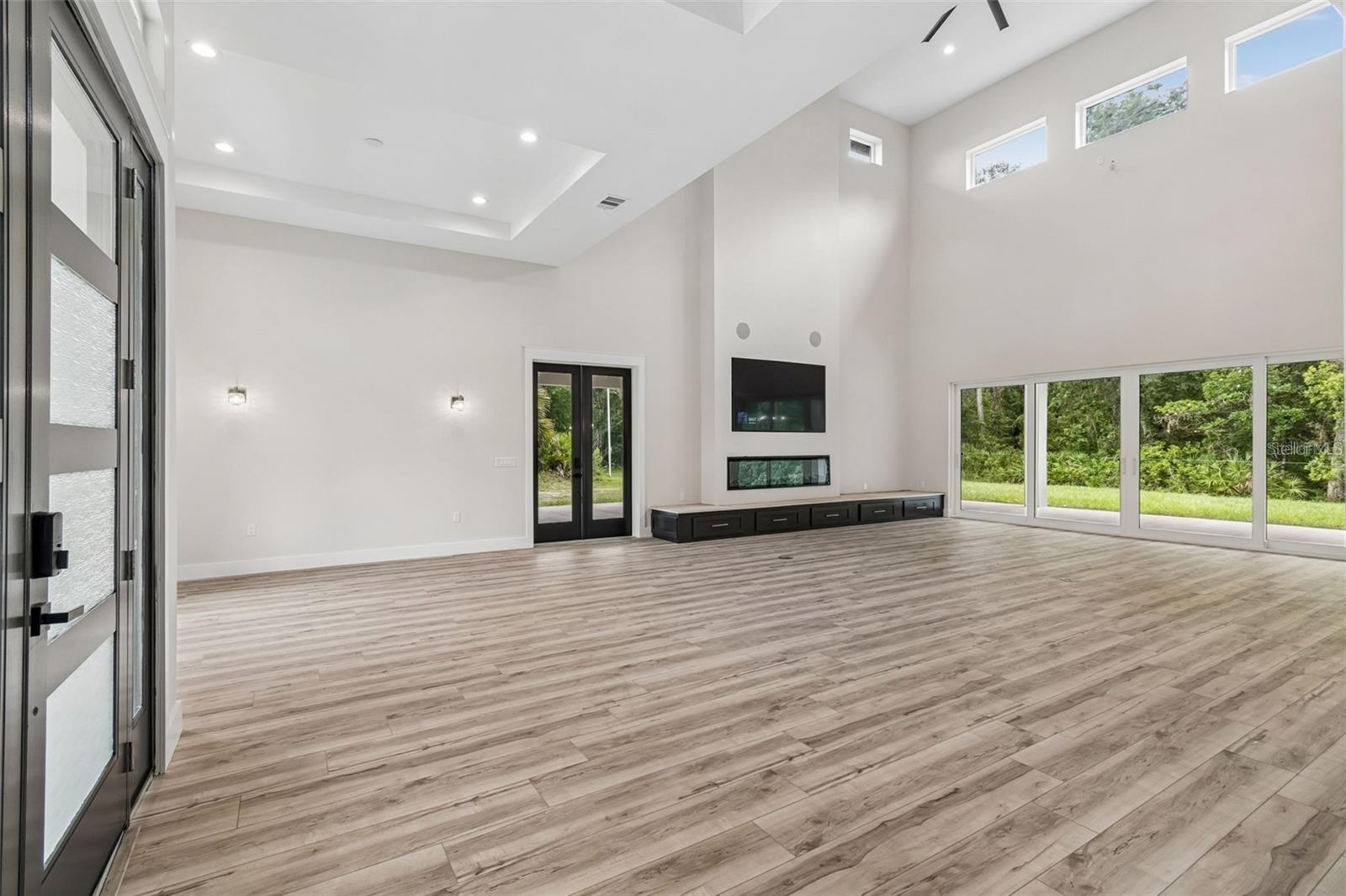 12000 GOLDEN VALLEY DR — photo 5