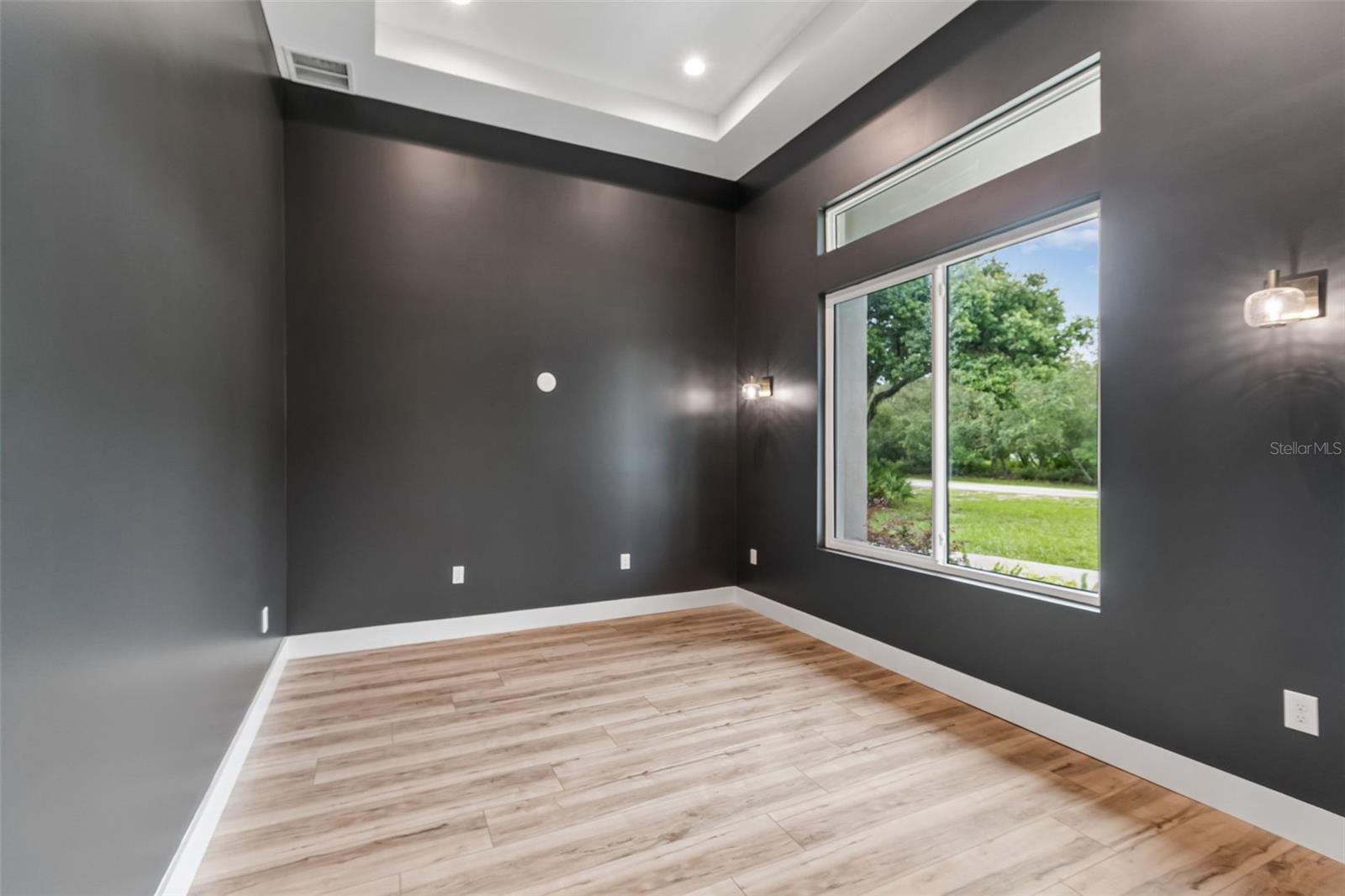 12000 GOLDEN VALLEY DR — photo 16