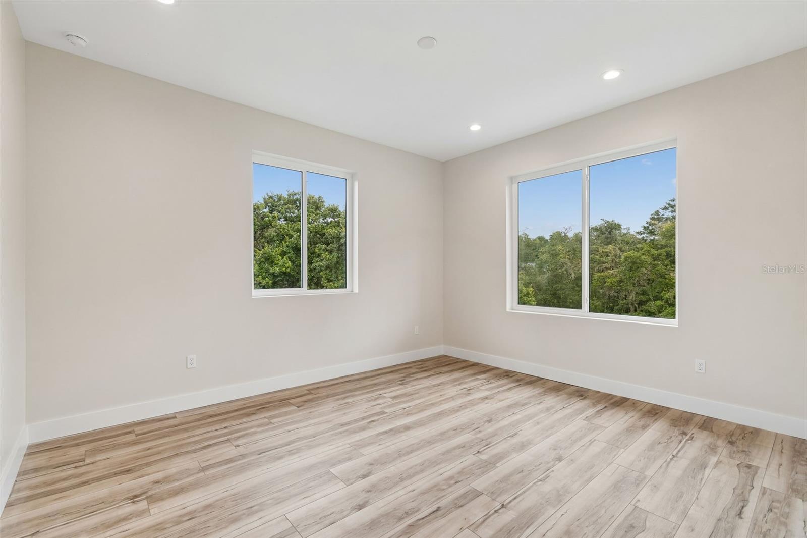 12000 GOLDEN VALLEY DR — photo 34