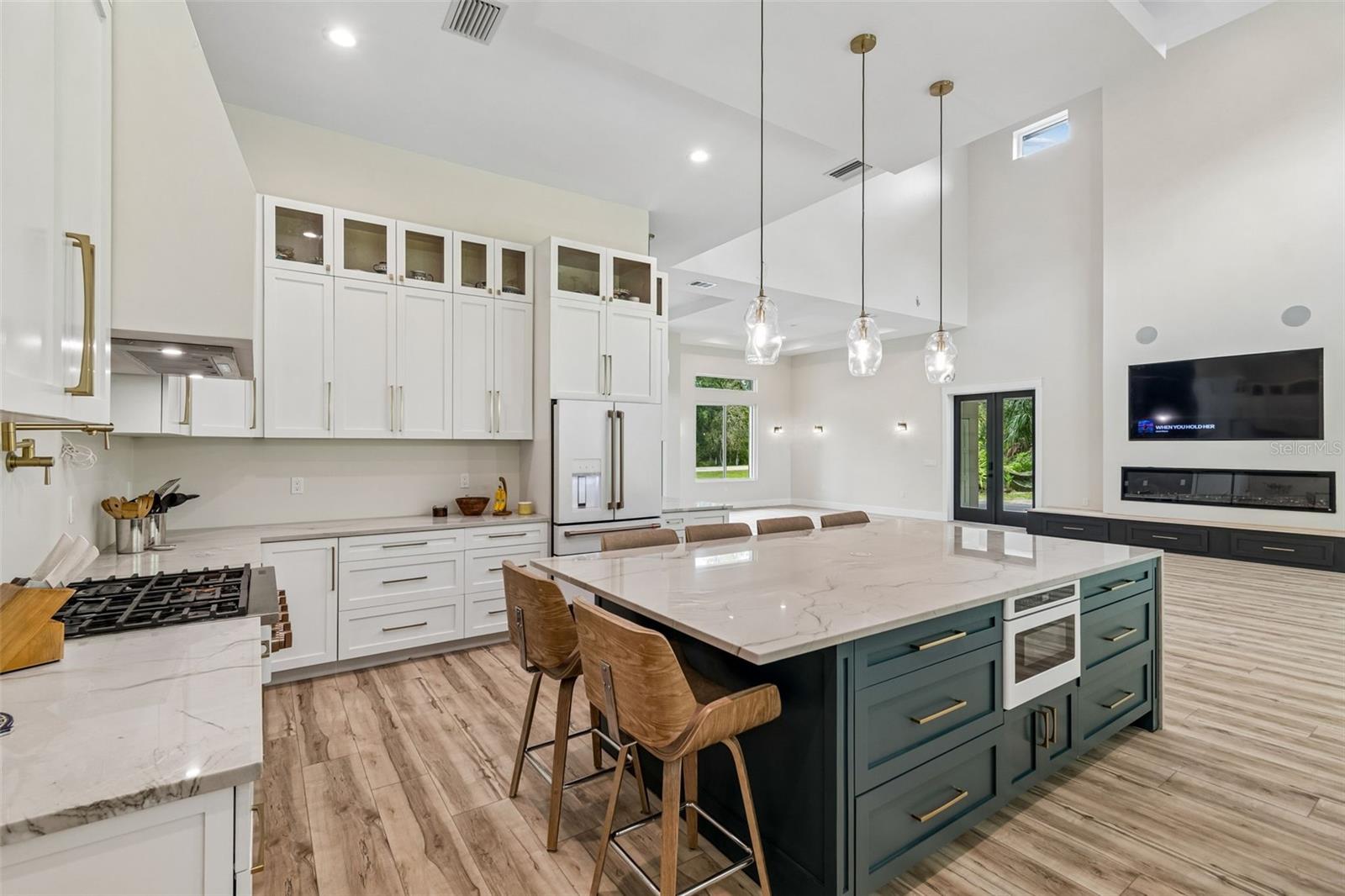12000 GOLDEN VALLEY DR — photo 6