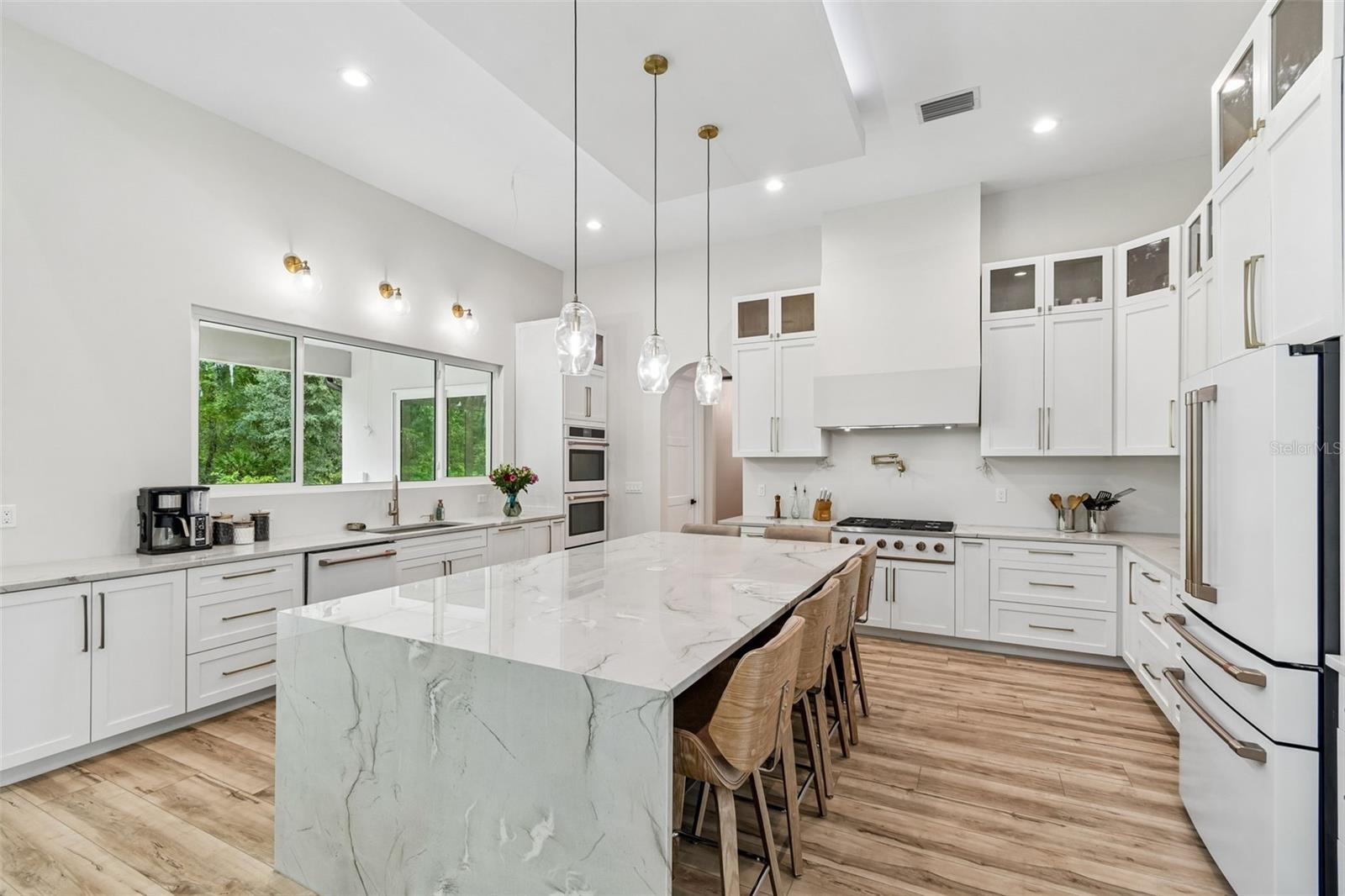 12000 GOLDEN VALLEY DR — photo 10
