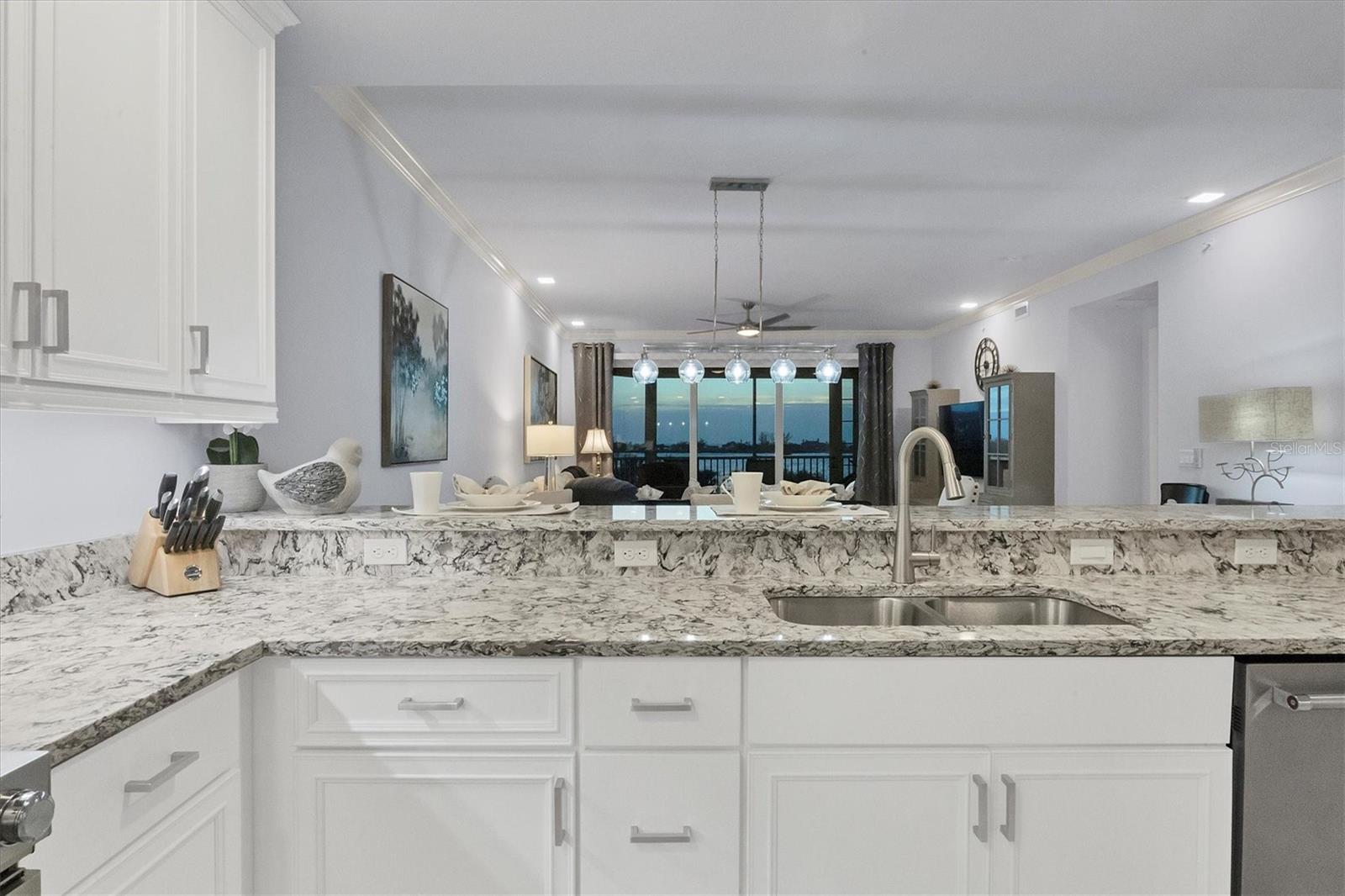 260 HIDDEN BAY DR #402 — photo 8