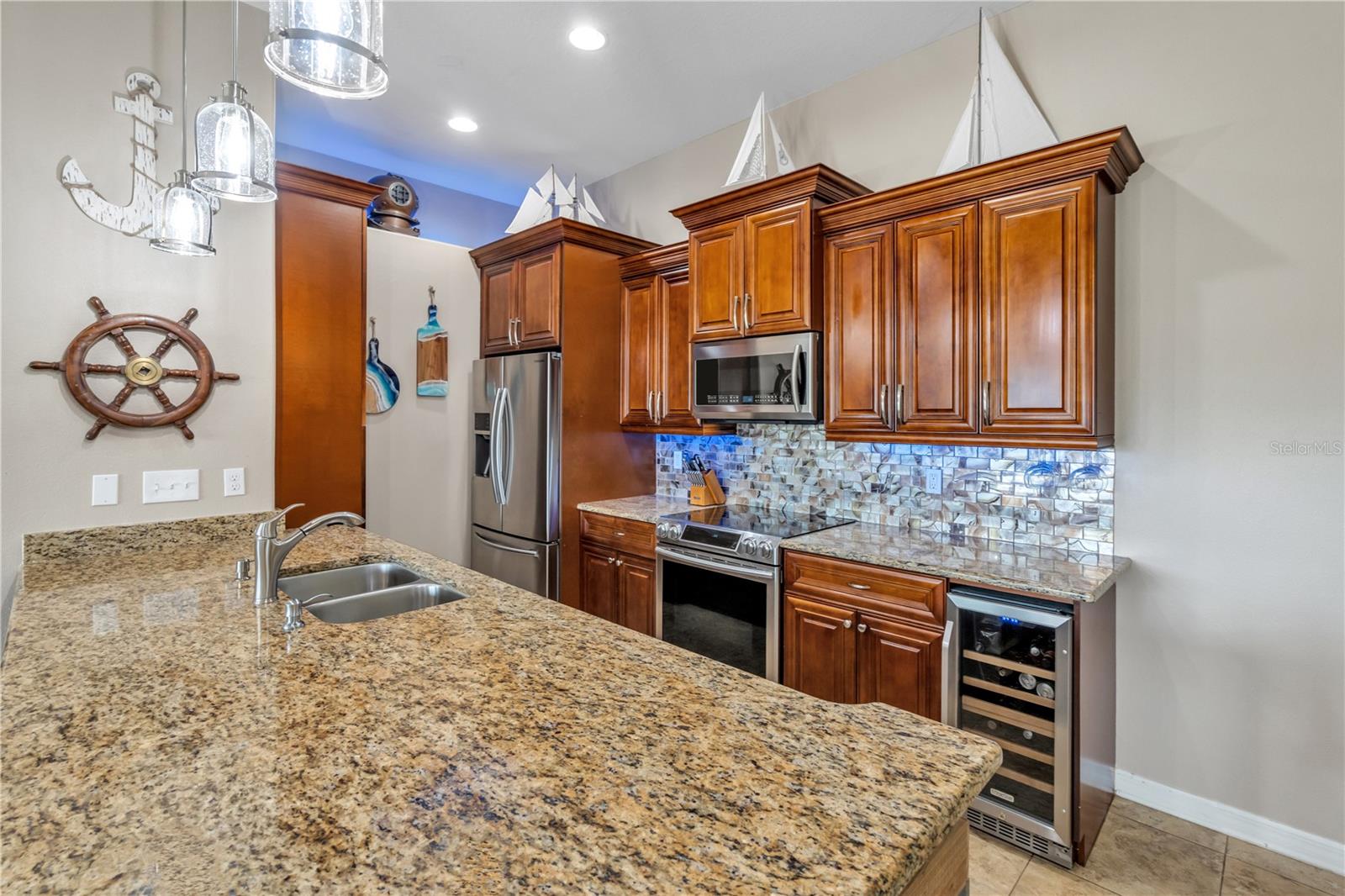 6420 BANYAN BLVD #303 — photo 4