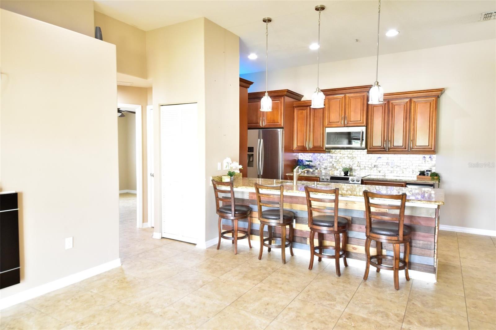 6420 BANYAN BLVD #303 — photo 7