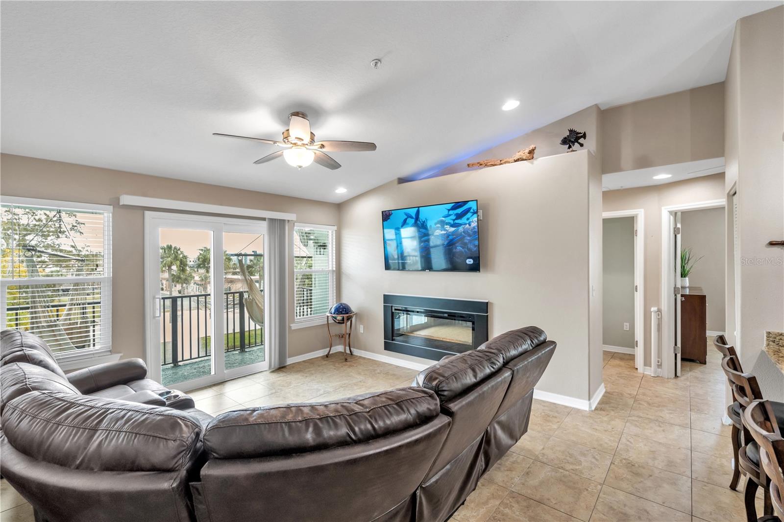 6420 BANYAN BLVD #303 — photo 8