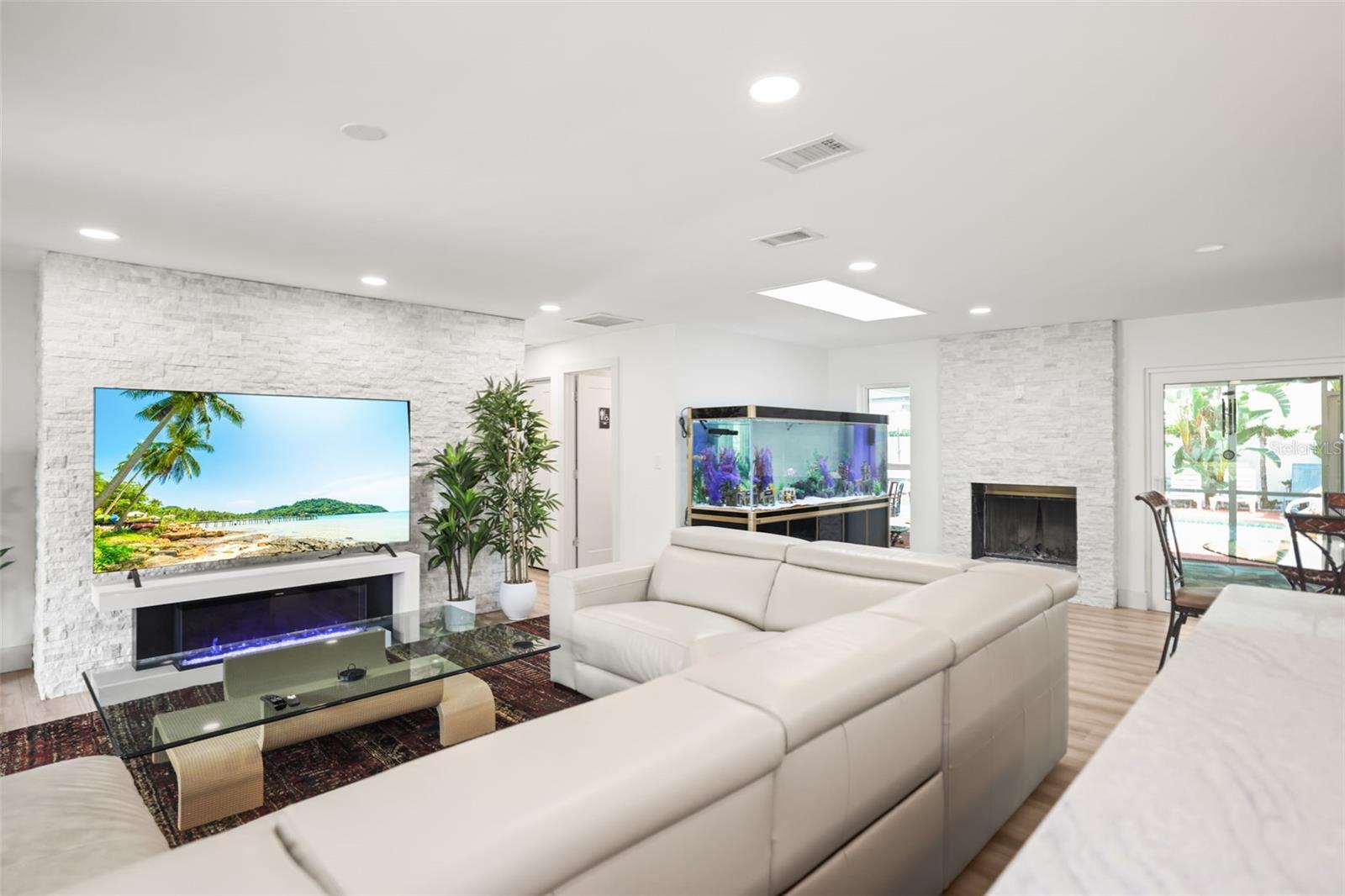 1981 CASTILLE DR — photo 16
