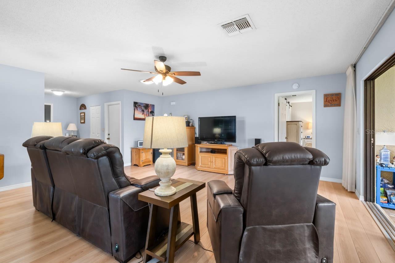 1317 LELAND DR — photo 10