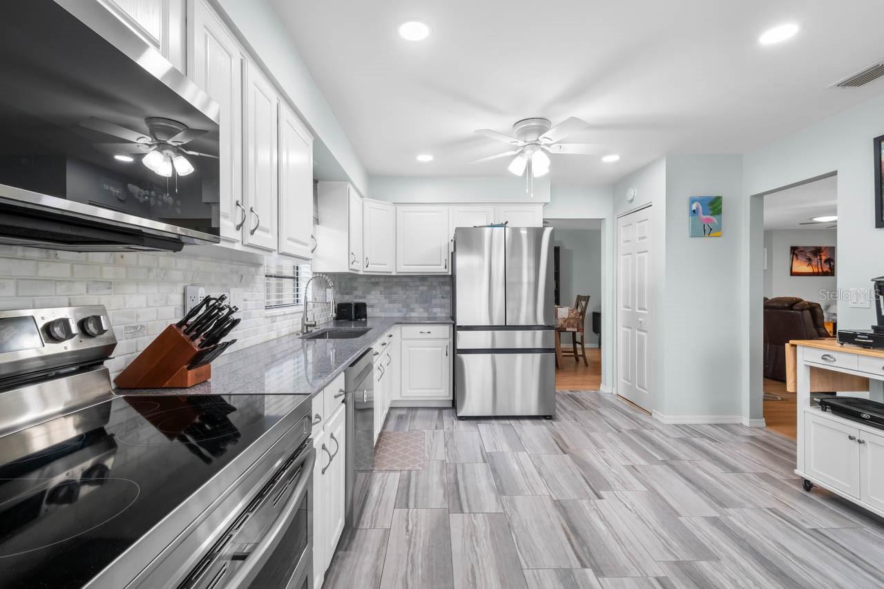 1317 LELAND DR — photo 16