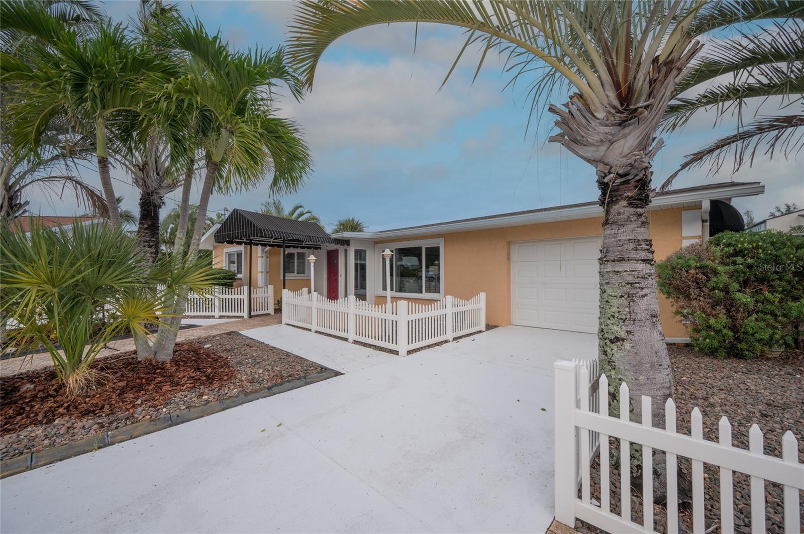4223 ROYAL PALM DR — photo 8