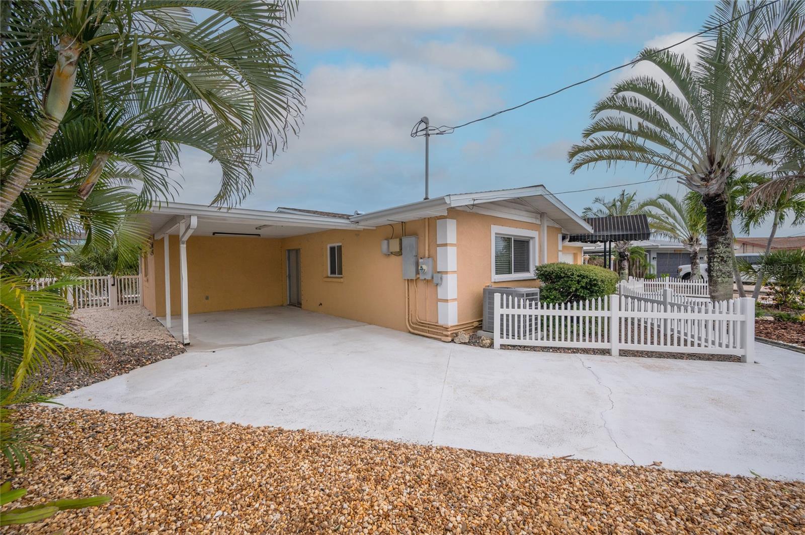 4223 ROYAL PALM DR — photo 10