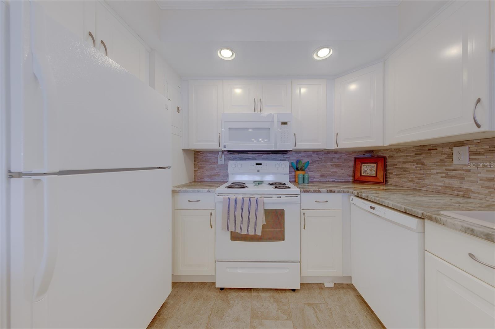 17920 GULF BLVD #1808 — photo 7