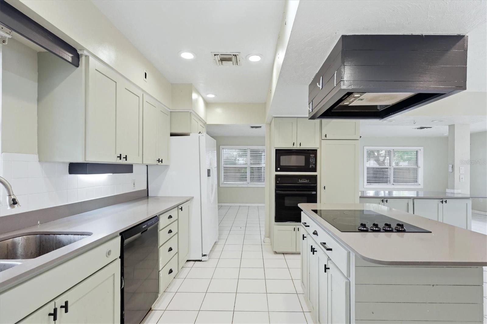 3408 17TH AVE W — photo 6
