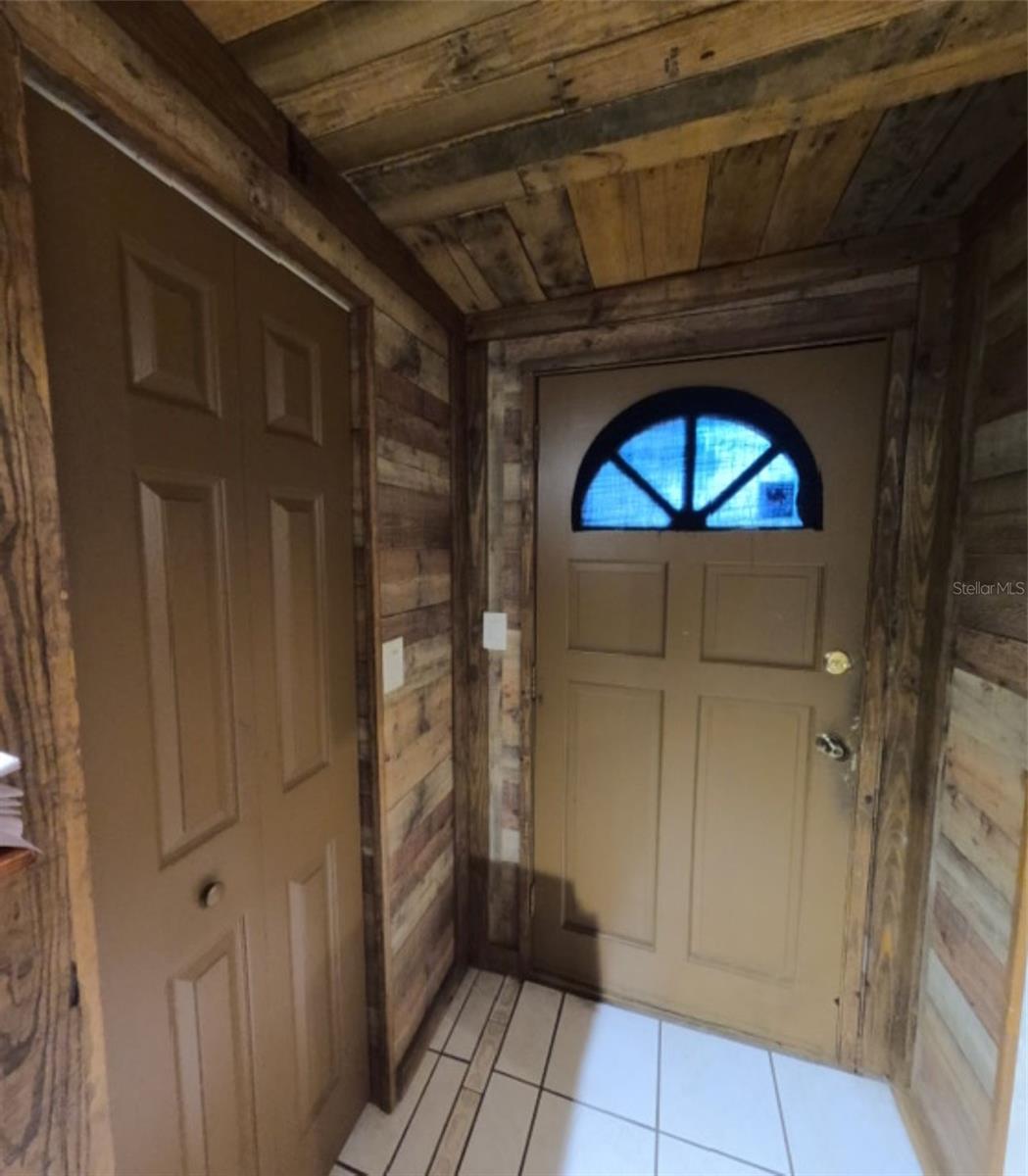 10209 LOLA ST — photo 11