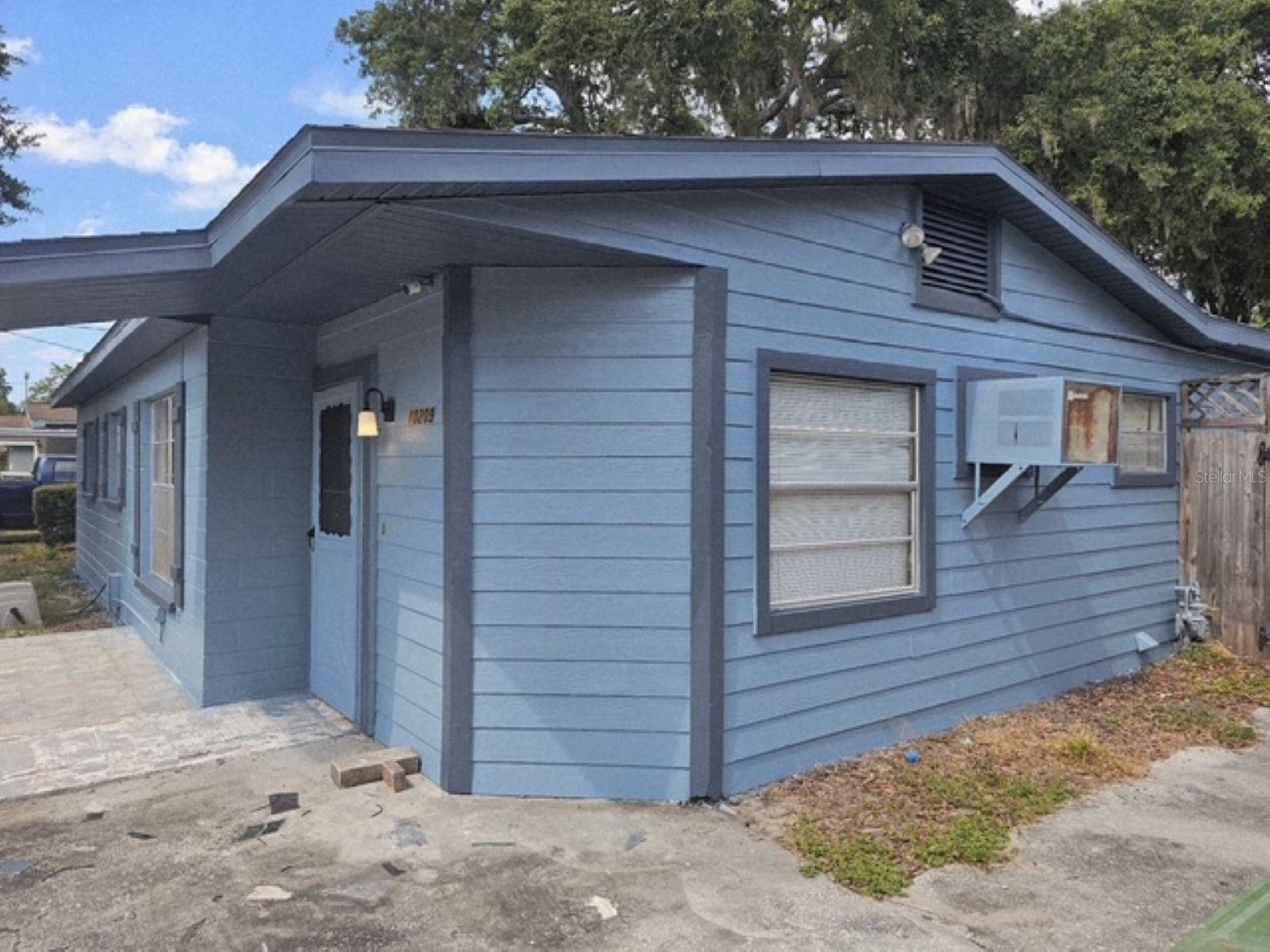 10209 LOLA ST — photo 3