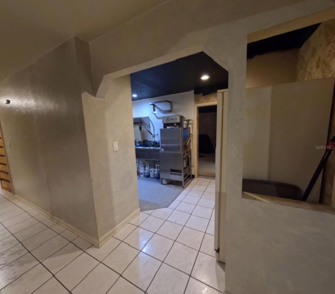 10209 LOLA ST — photo 13