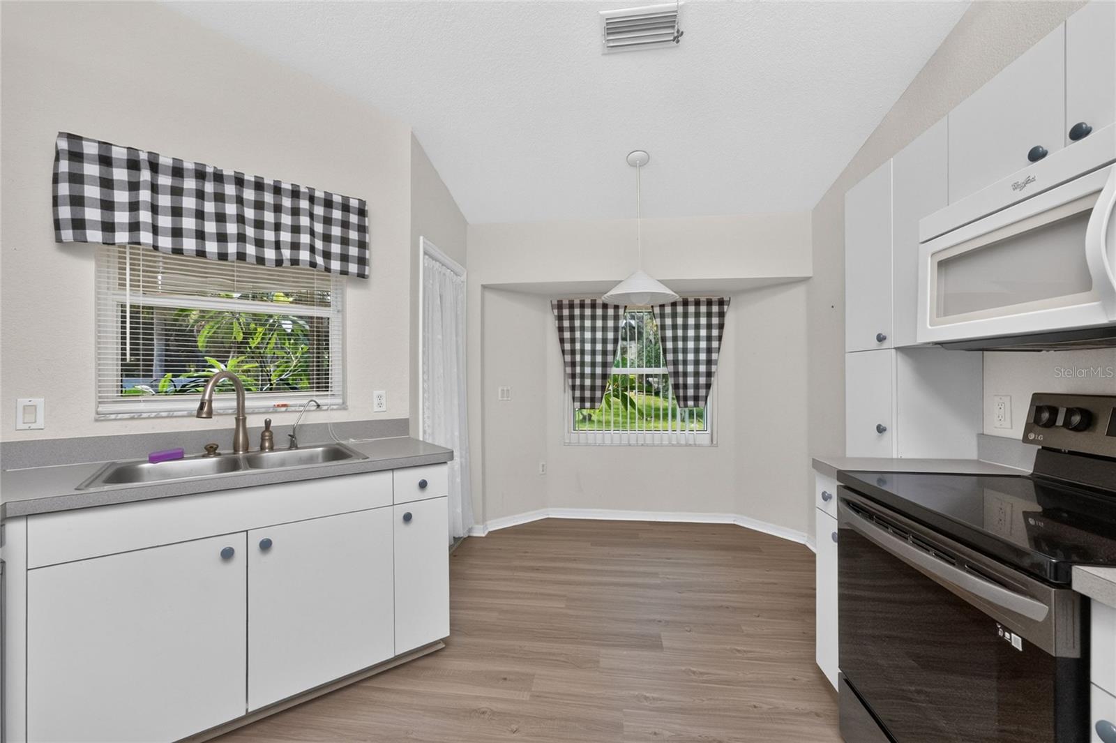 3871 COQUINA AVE — photo 16