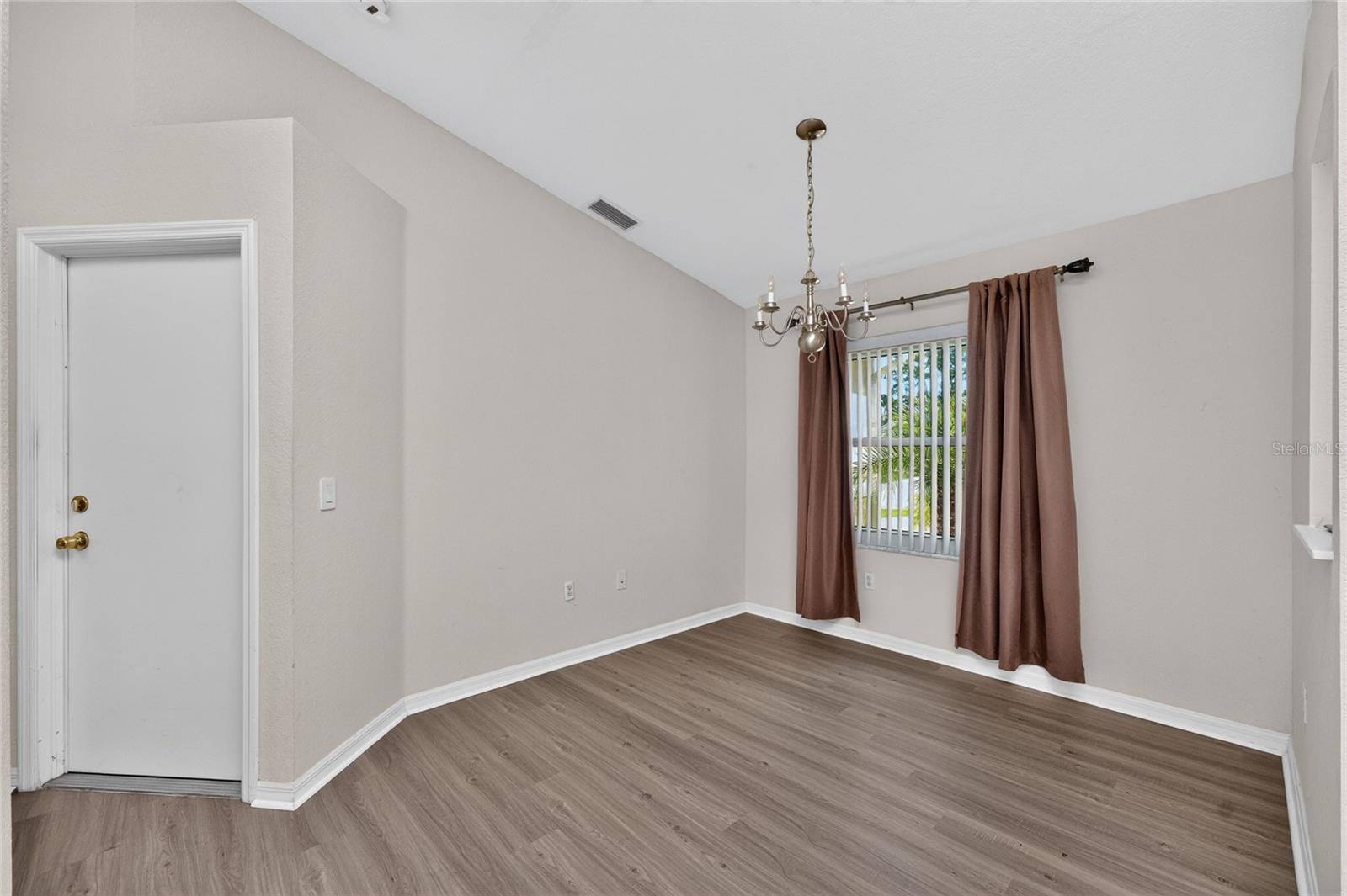 3871 COQUINA AVE — photo 11