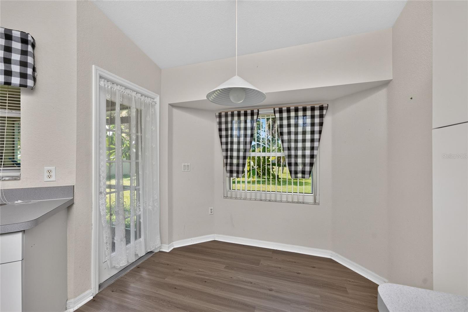3871 COQUINA AVE — photo 17